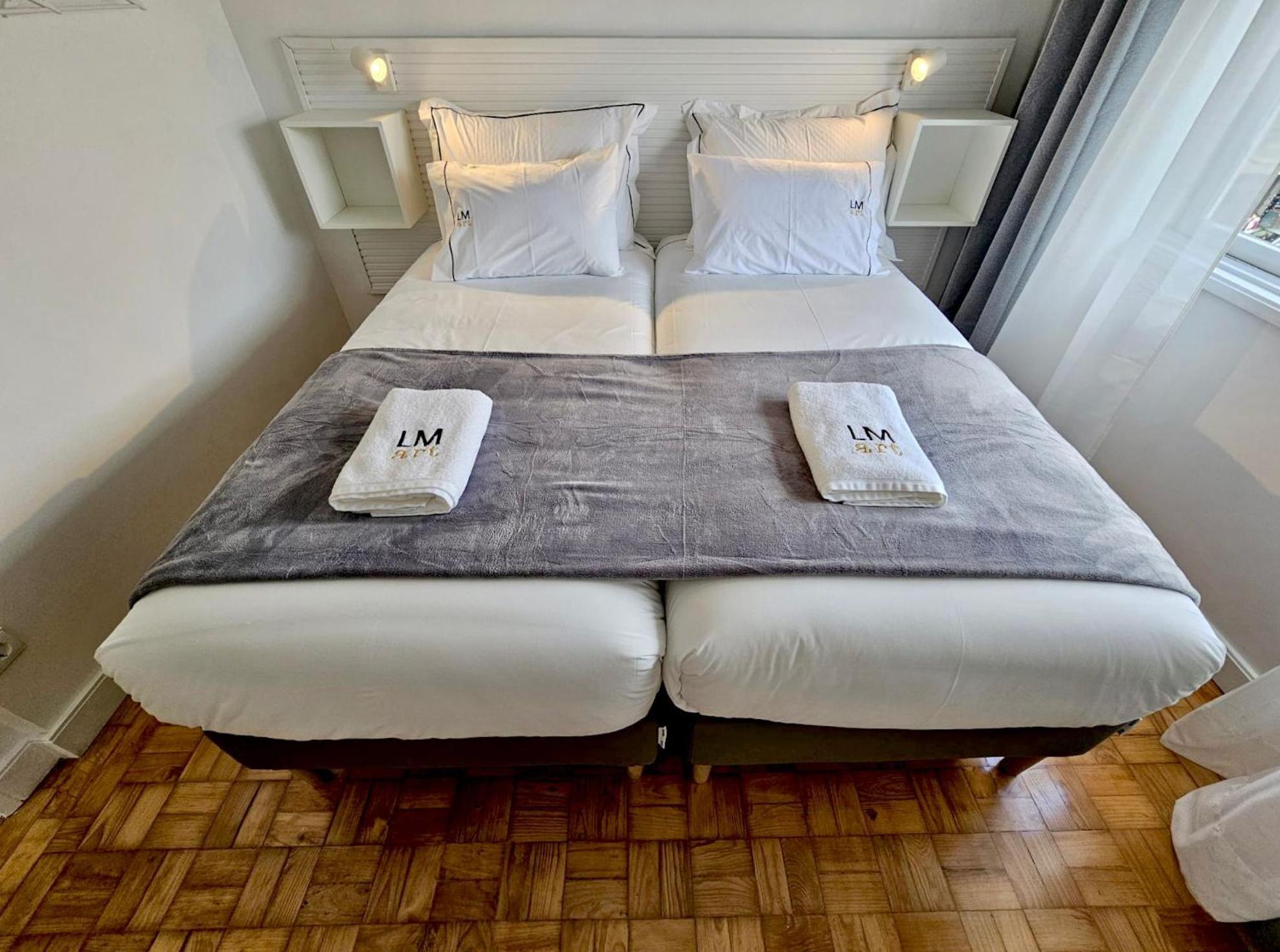 Lm Art Apartments Porto Bagian luar foto